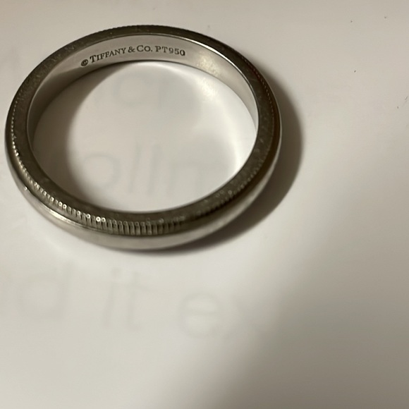 Tiffany & Co. Classic Milgrain Wedding Band in Platinum unisex - Picture 4 of 8